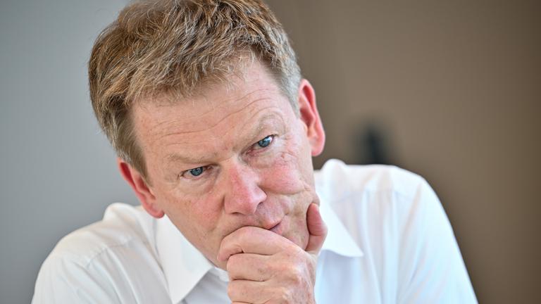  Vorsitzender des Vorstands der Deutschen Bahn, spricht während eines Interviews. (Archiv)