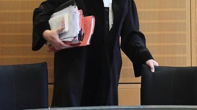 Ein Richter im Verhandlungssaal in Magdeburg. (Archiv)