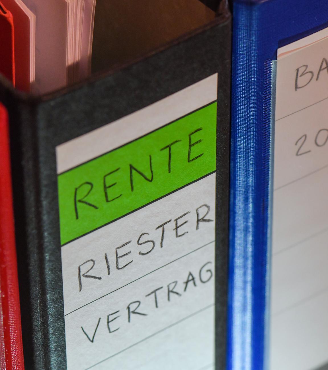 Der Bundestag will mit einer Reform der Riester-Rente die private Altersvorsorge erleichtern.