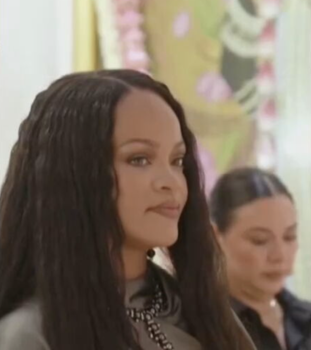 Rihanna besucht Milliardärsfamilie in Mumbai