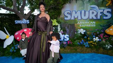 Rihanna mit Söhnen auf "Schlümpfe"-Premiere