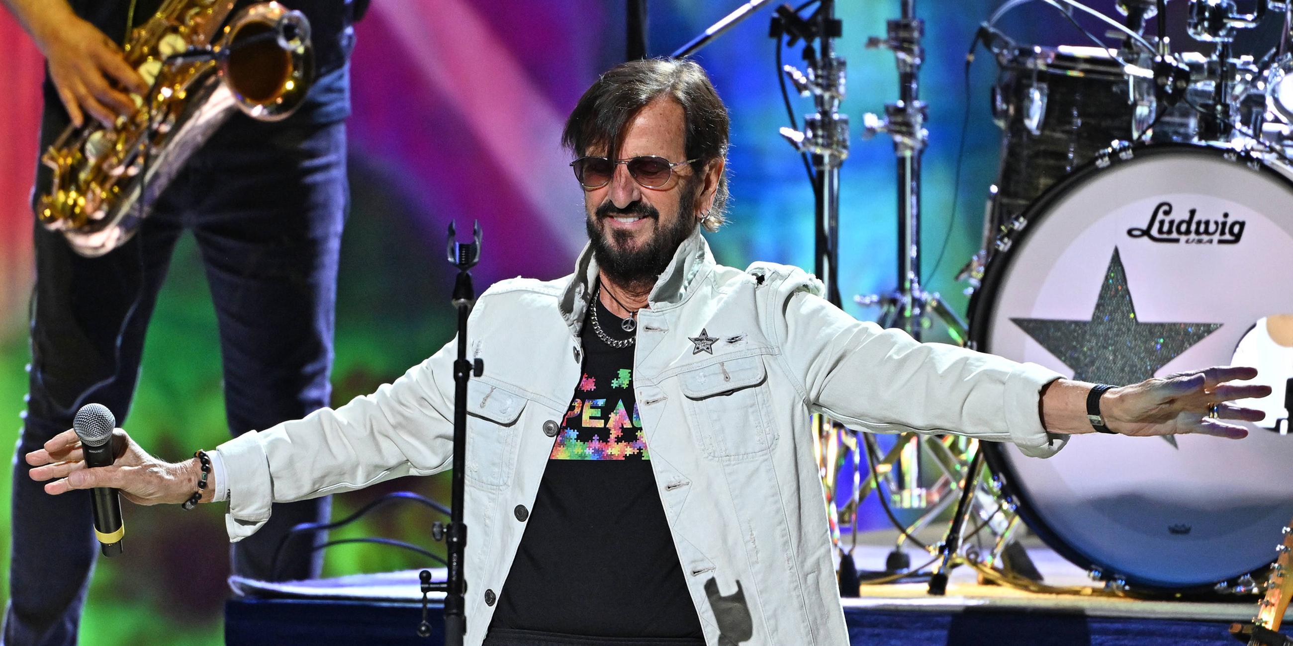 Ringo Starr der ehemalige Schlagzeuger der Beatles bei einem Auftritt mit seiner Band Ringo Starr & All-Starr Band am 20. Juni 2025.