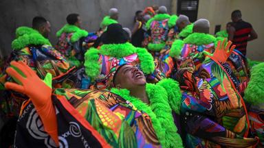 Hunderttausende feiern Karneval in Rio