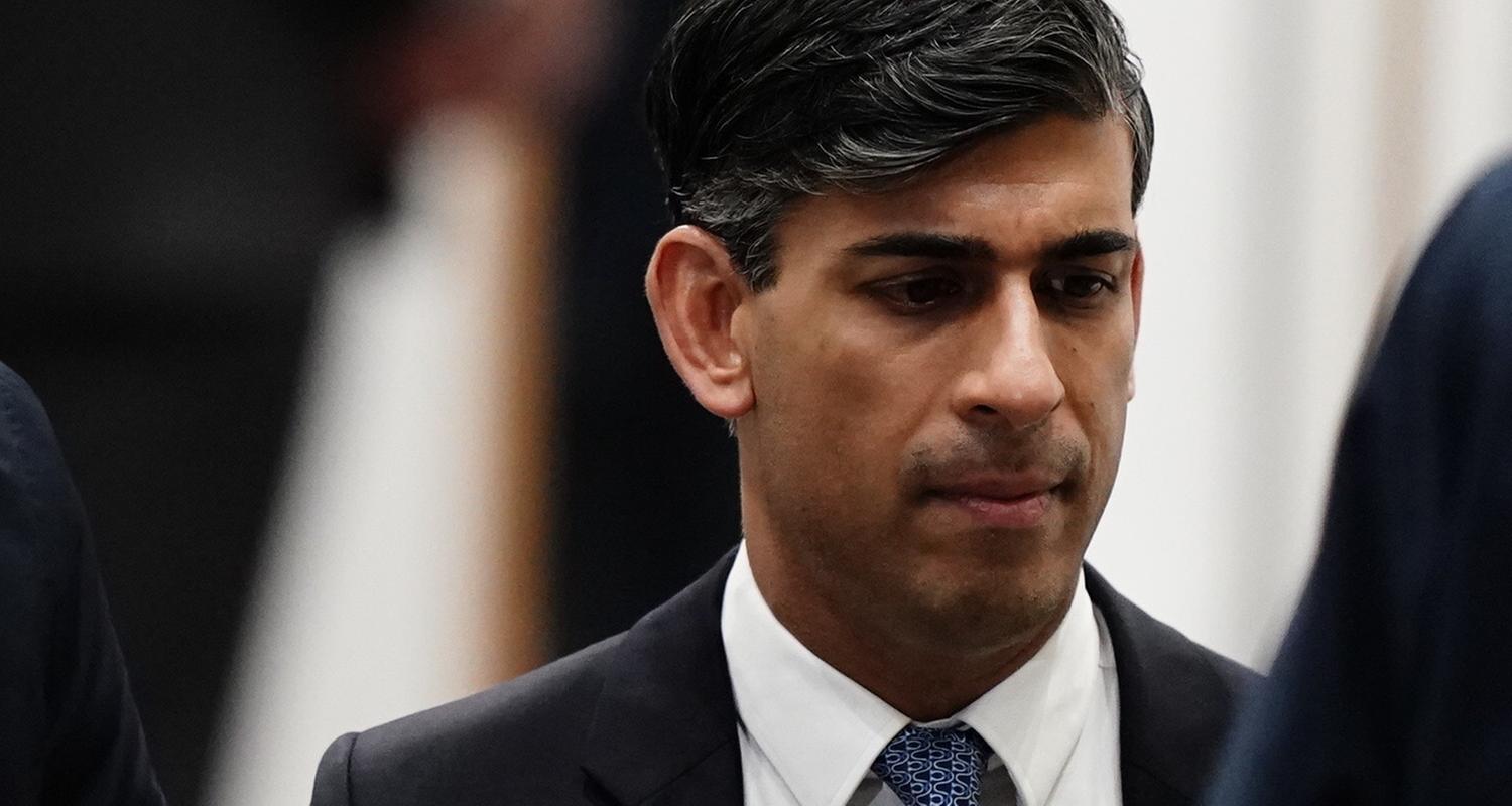 Premierminister Rishi Sunak verlässt das Dorland House in London, nachdem er vor der Covid-19-Untersuchung des Vereinigten Königreichs im Rahmen der zweiten Untersuchung ausgesagt hat, am 11.12.2023.