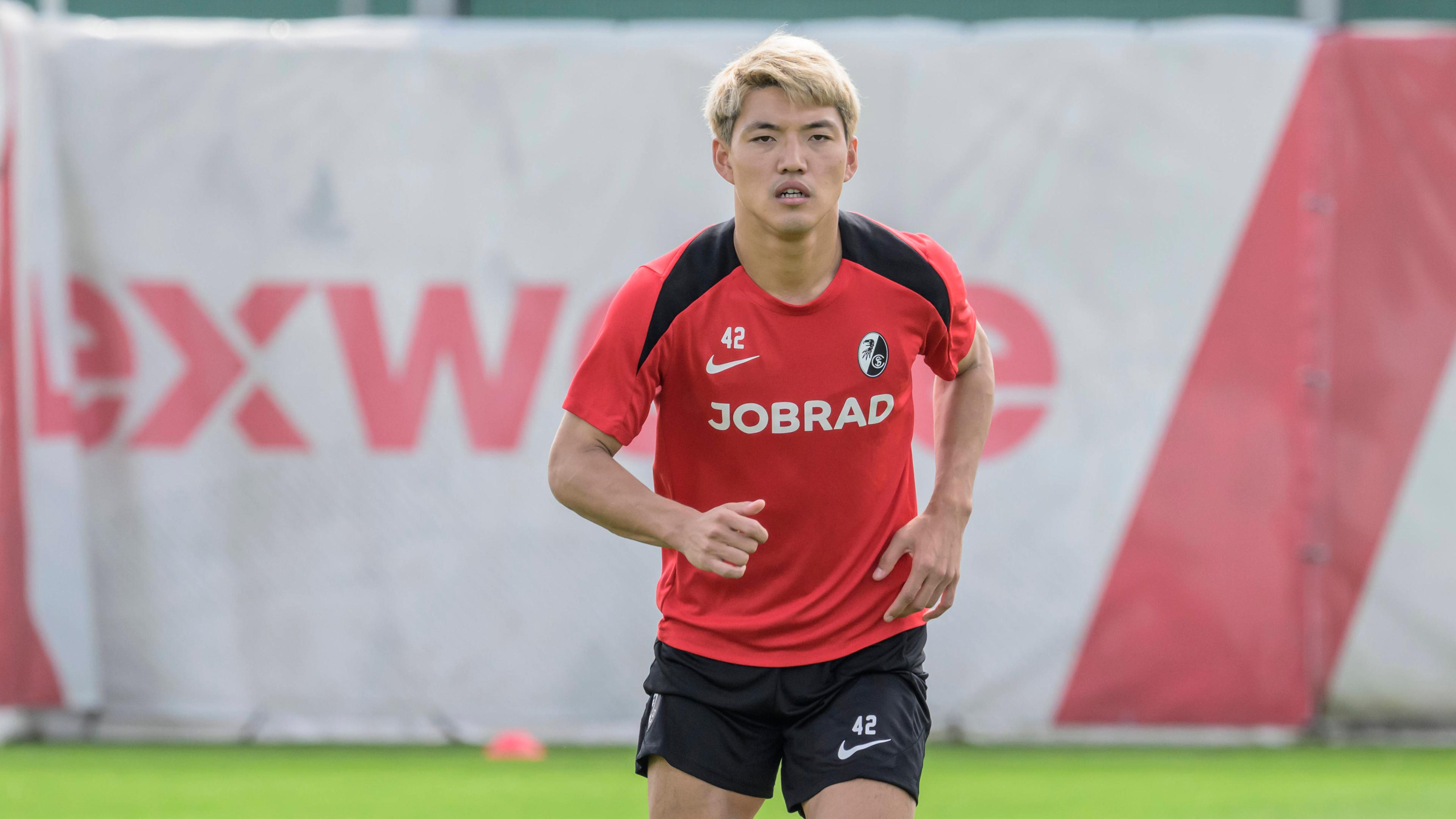 Ritsu Dōan vom SC Freiburg während eines Fußballtrainings am 31.07.2025.