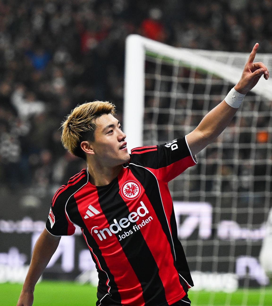 Ritsu Doan (Eintracht Frankfurt) jubelt nach dem 1:0 gegen Mainz 05, in der Bundesliga.