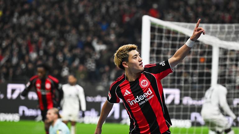 Ritsu Doan (Eintracht Frankfurt) jubelt nach dem 1:0 gegen Mainz 05, in der Bundesliga.