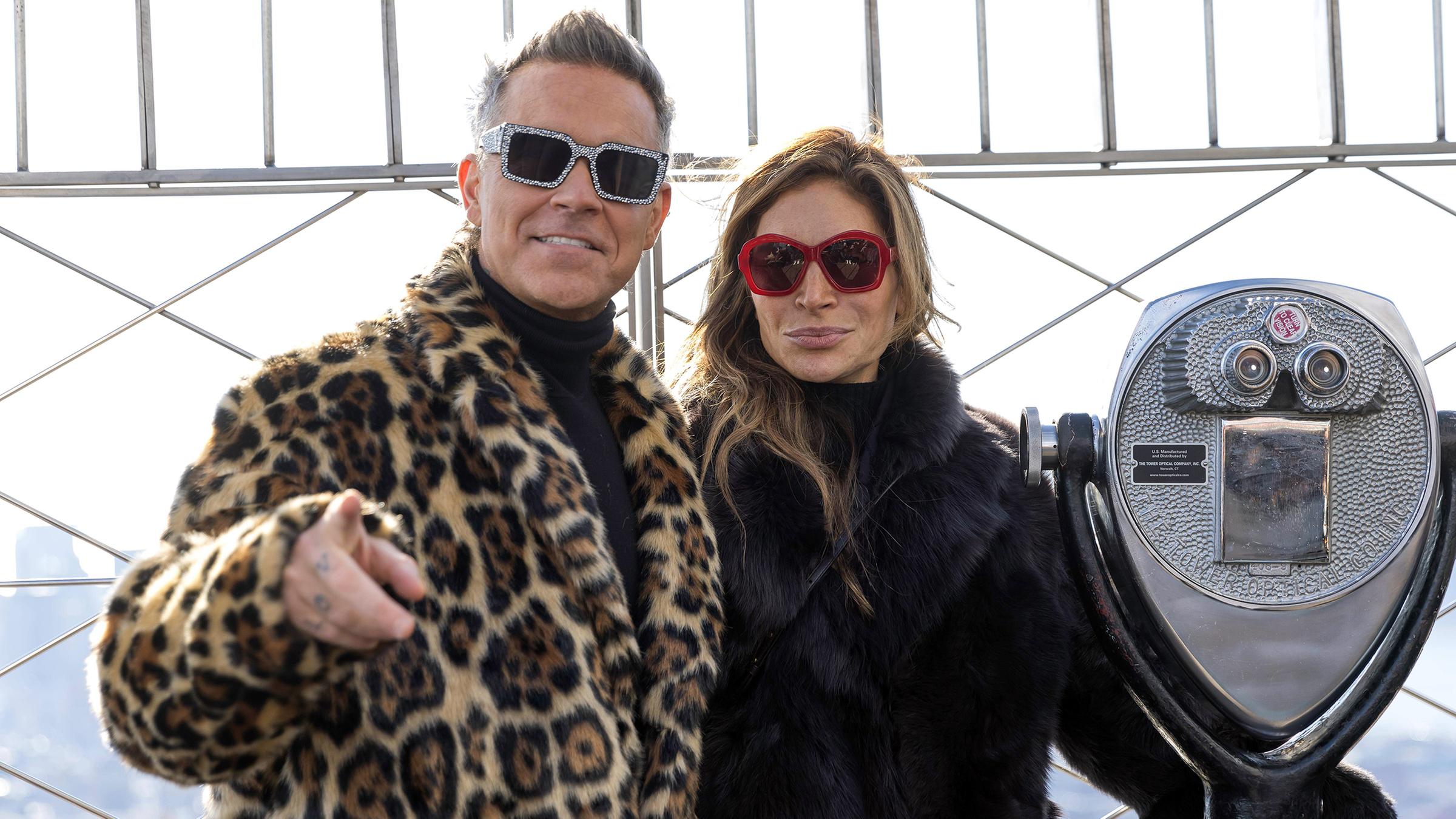 Robbie Williams und Ayda Field besuchen das Empire State Building, um den Film "Better Man" zu feiern.