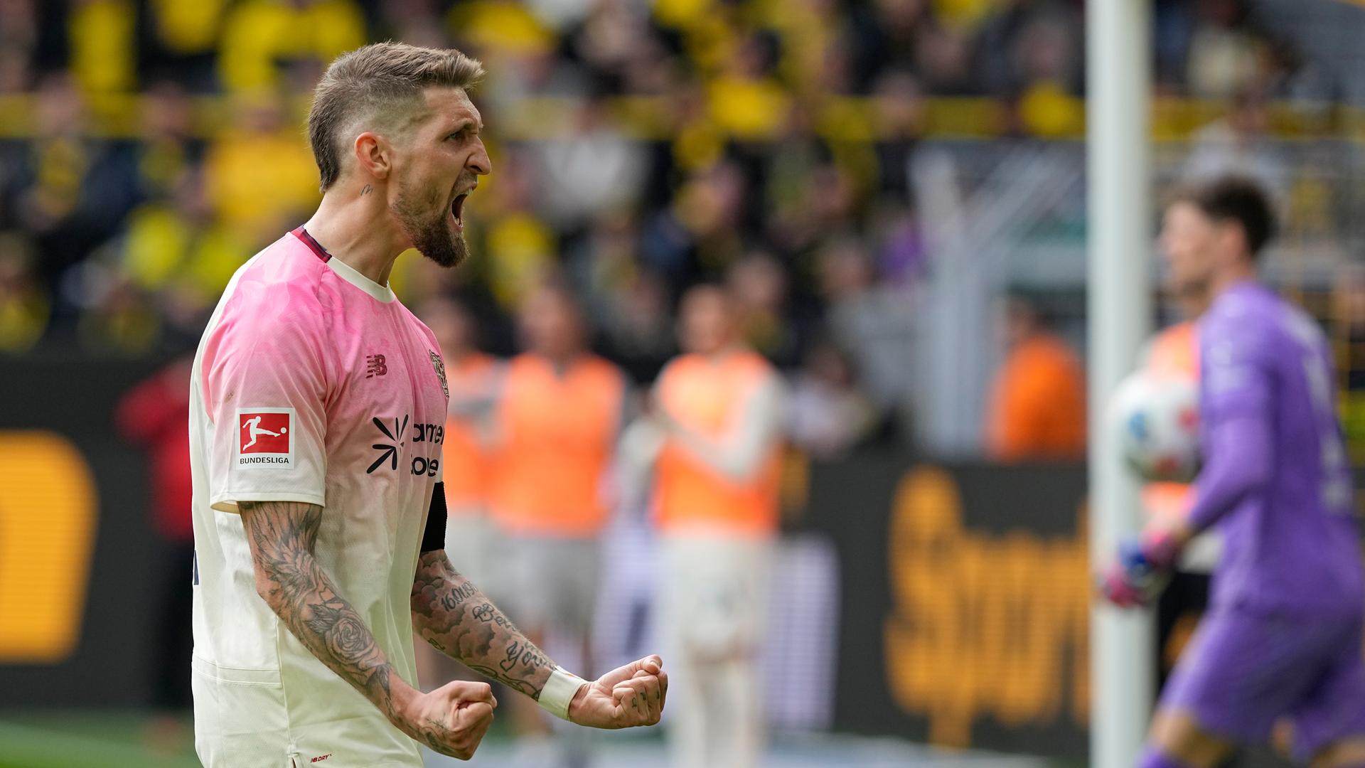 Robert Andrich jubelt nach seinem Tor zum 1:0 für Leverkusen am 11.04.2026 in Dortmund. 