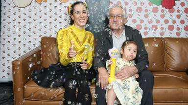 Robert De Niro besucht Konzert mit seiner 2-jährigen Tochter