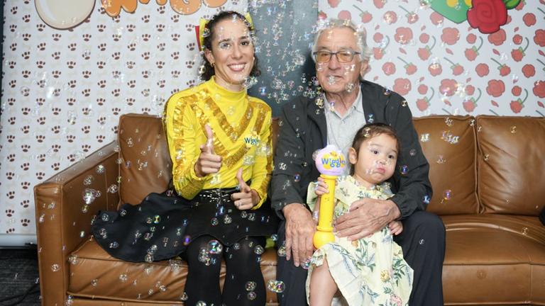 Robert De Niro besucht Konzert mit seiner 2-jährigen Tochter