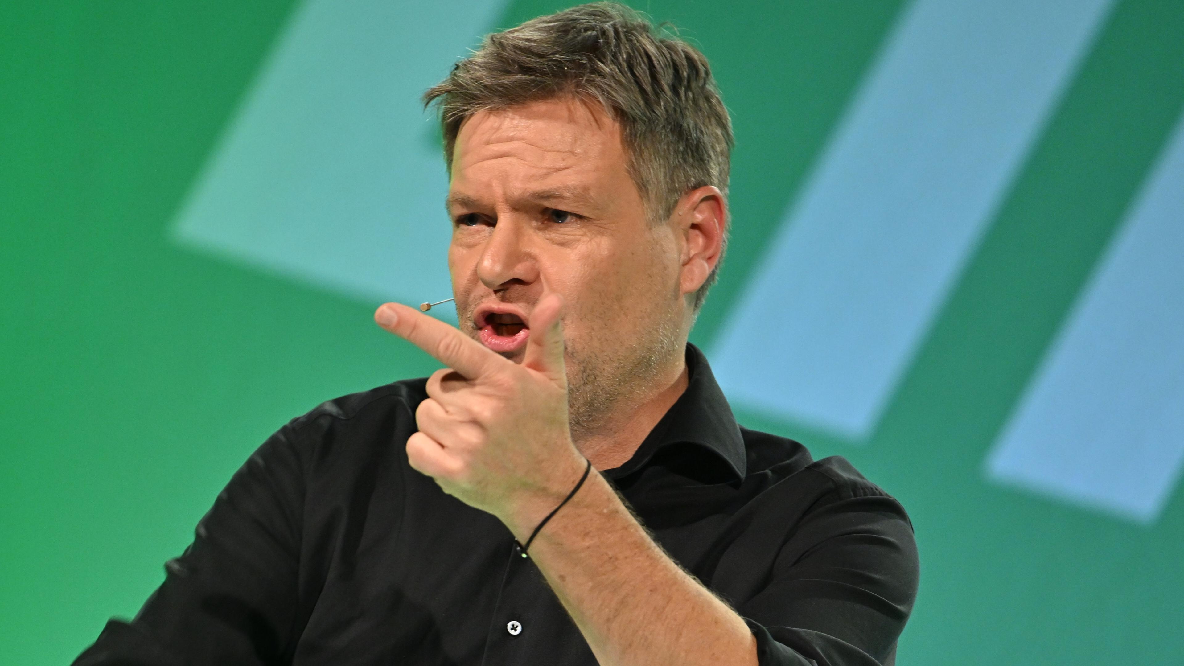Robert Habeck spricht bei einer Wahlkampfveranstaltung der Grünen.