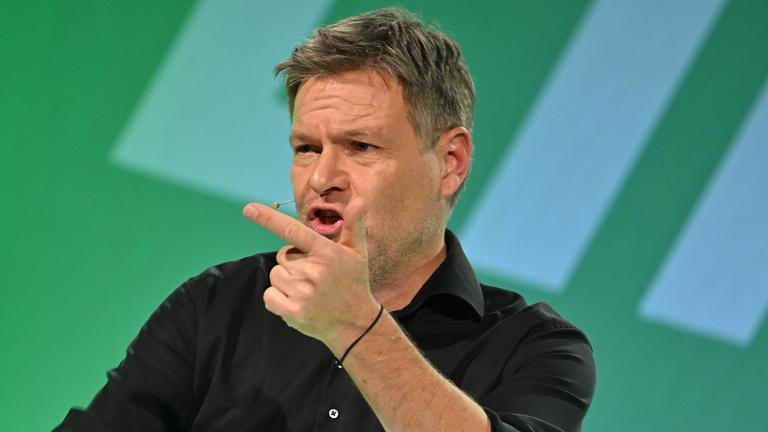Robert Habeck spricht bei einer Wahlkampfveranstaltung der Grünen.