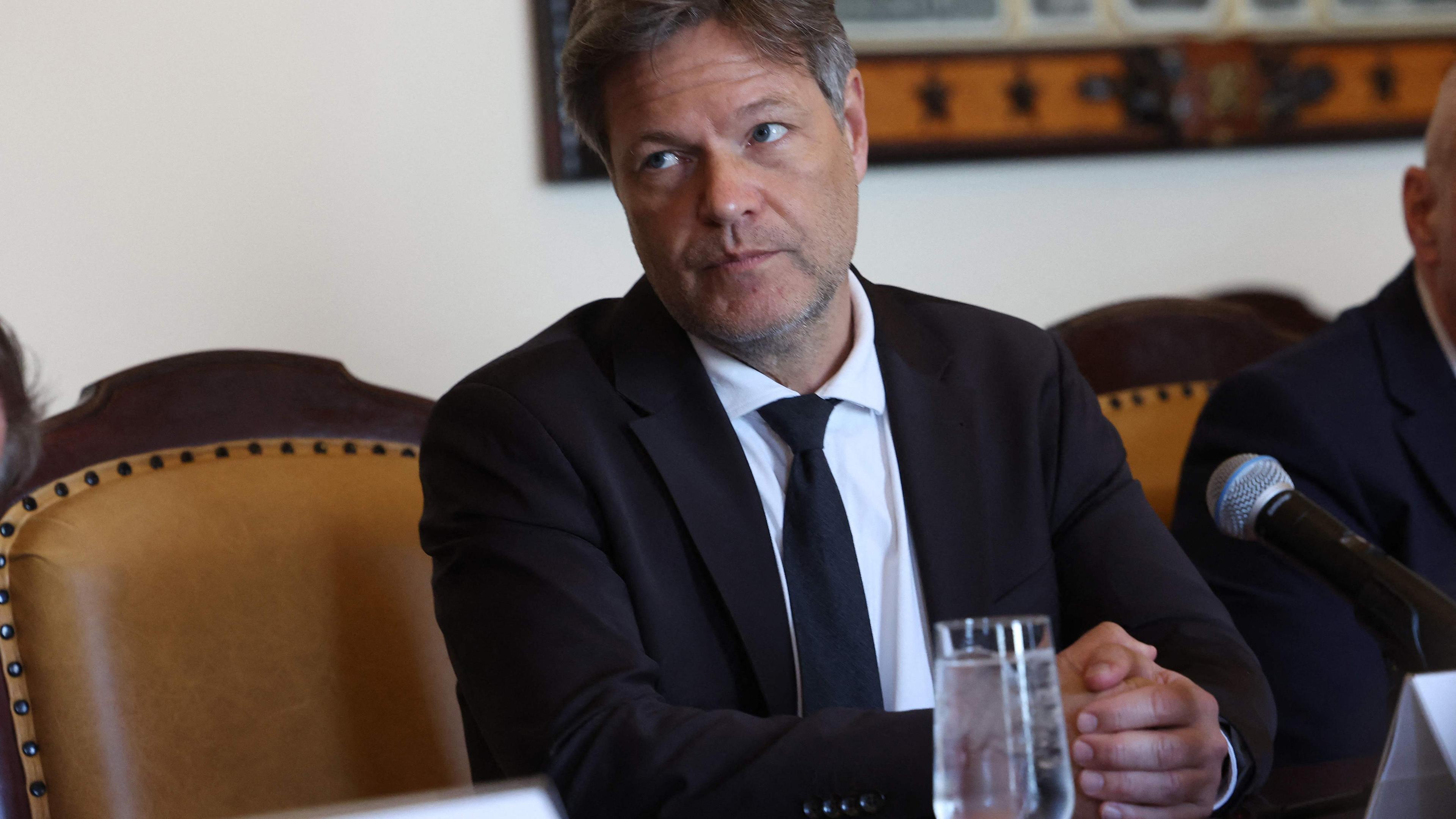 USA, Washington DC: Robert Habeck, Vizekanzler und Bundesminister für Wirtschaft und Klimaschutz, nimmt an einem Treffen mit der US-Finanzministerin Janet Yellen teil. 