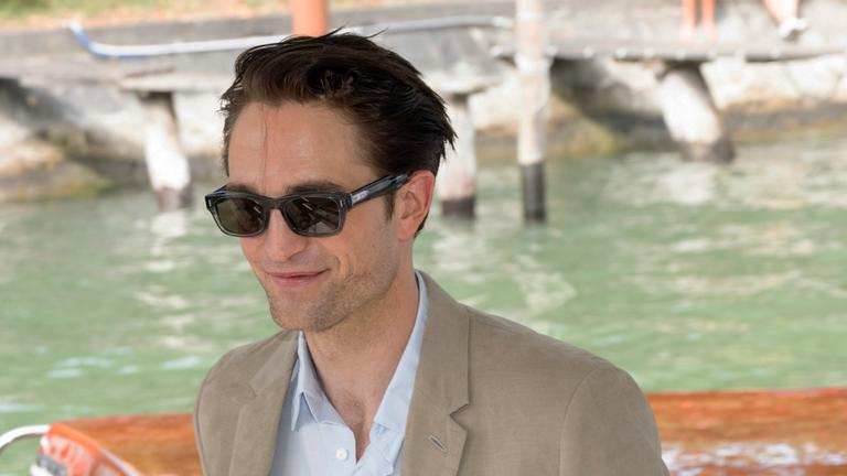 Robert Pattinson ist zu sehen.