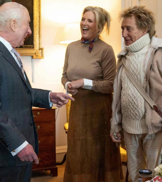 Rod Stewart mit seiner Frau Penny Lancaster bei König Charles