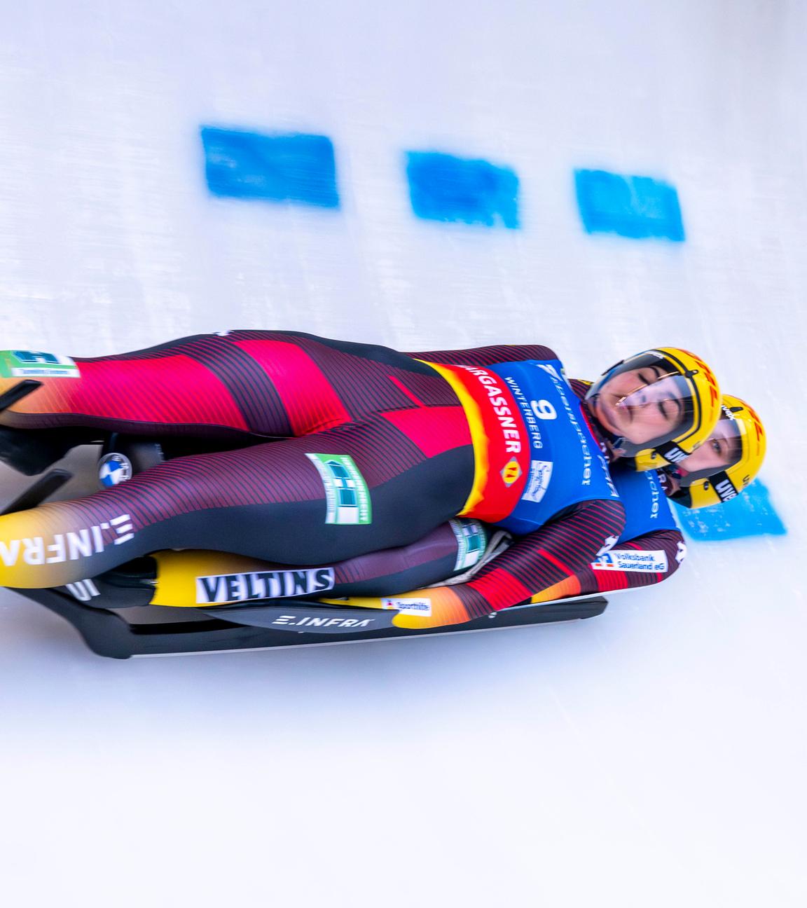 Jessica Degenhardt/Cheyenne (Deutschland) fährt durch den Kanal. 