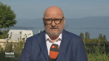 Ulf Röller gibt ein Interview beim G7 Gipfel in Evian