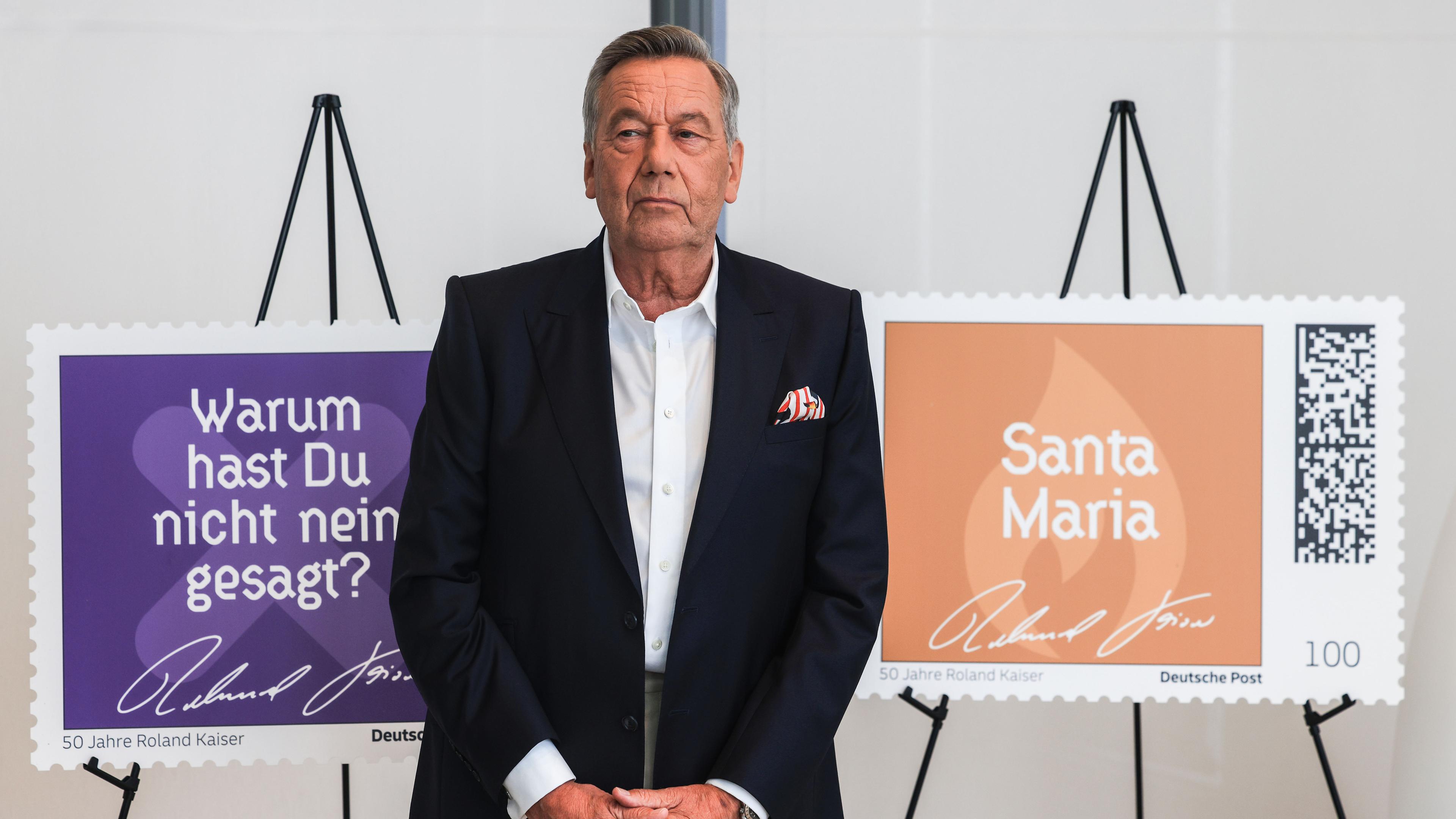 Sänger Roland Kaiser stellt neue Briefmarken vor