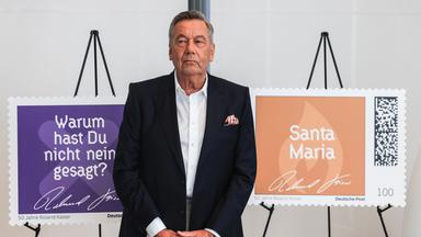 Sänger Roland Kaiser stellt neue Briefmarken vor