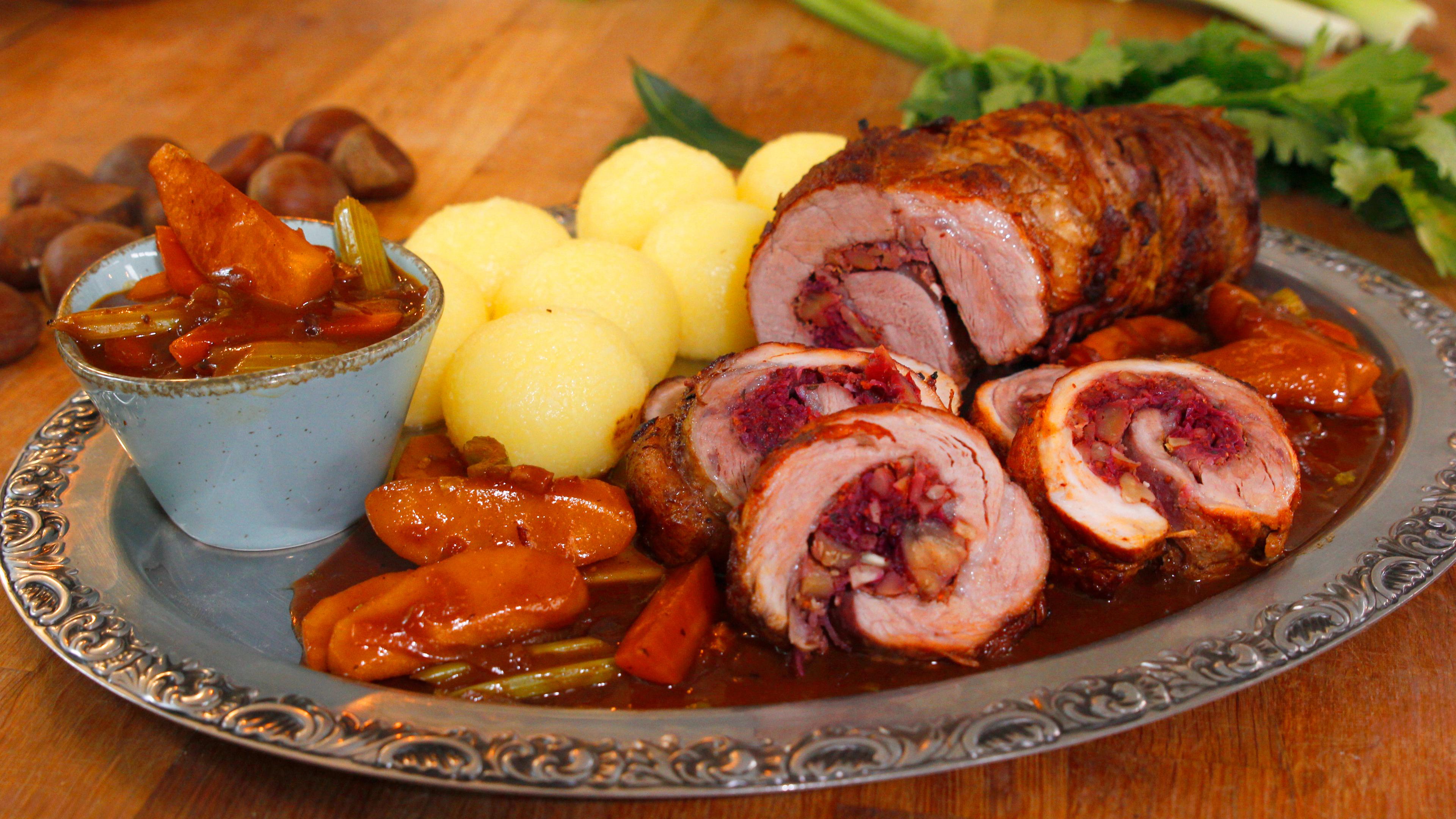 Rollbraten mit weihnachtlicher Füllung 