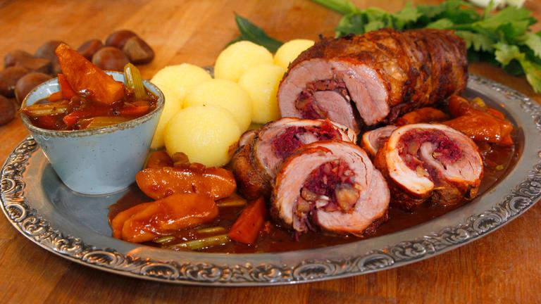 Rollbraten mit weihnachtlicher Füllung 