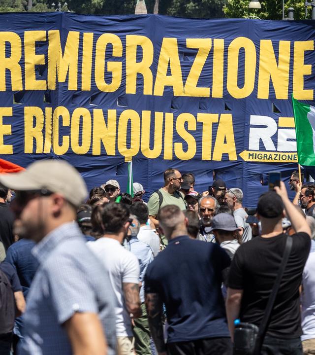 Mehrere tausend Menschen haben in Rom eine Rückführung von Migranten in ihre Heimatländer gefordert.