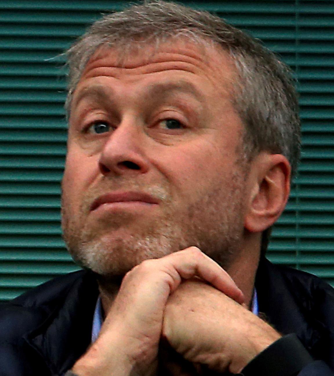 Roman Abramowitsch war von 2003 bis 2022 Besitzers des englischen Fußballvereins FC Chelsea. In dieser Zeit soll der Club gegen verschiedene Regeln verstoßen haben. Die FA erhob Anklage in 74 Punkten.