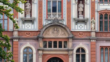 Das Hauptgebäude der Universität am Universitätsplatz in Rostock.