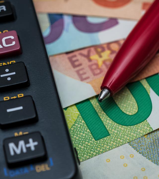 Rotstift ansetzen und Finanzmittel kürzen (Symbolfoto)
