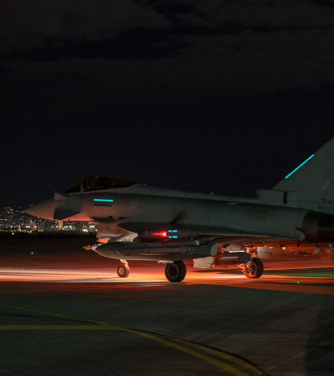 Angriff auf mutmaßliches IS-Waffenlager: Kampfjet der britischen Royal Air Force im Mittleren Osten