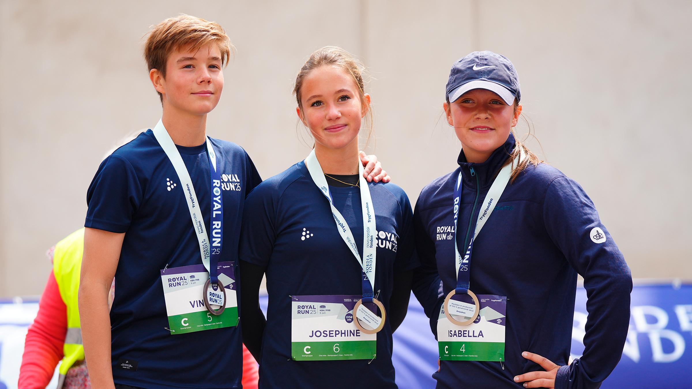 Dänemarks Prinzessin Isabella (r.) und ihre Geschwister, die Zwillinge Josephine (M.) und Vincent, nach dem Royal Run in Kopenhagen.