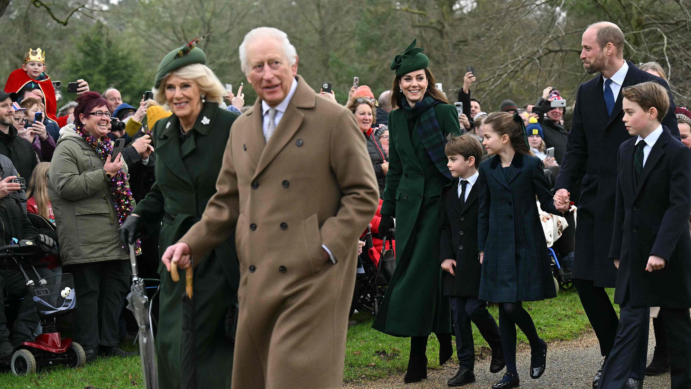 Die königliche Familie bei der Ankunft zum traditionellen Weihnachtsgottesdienst