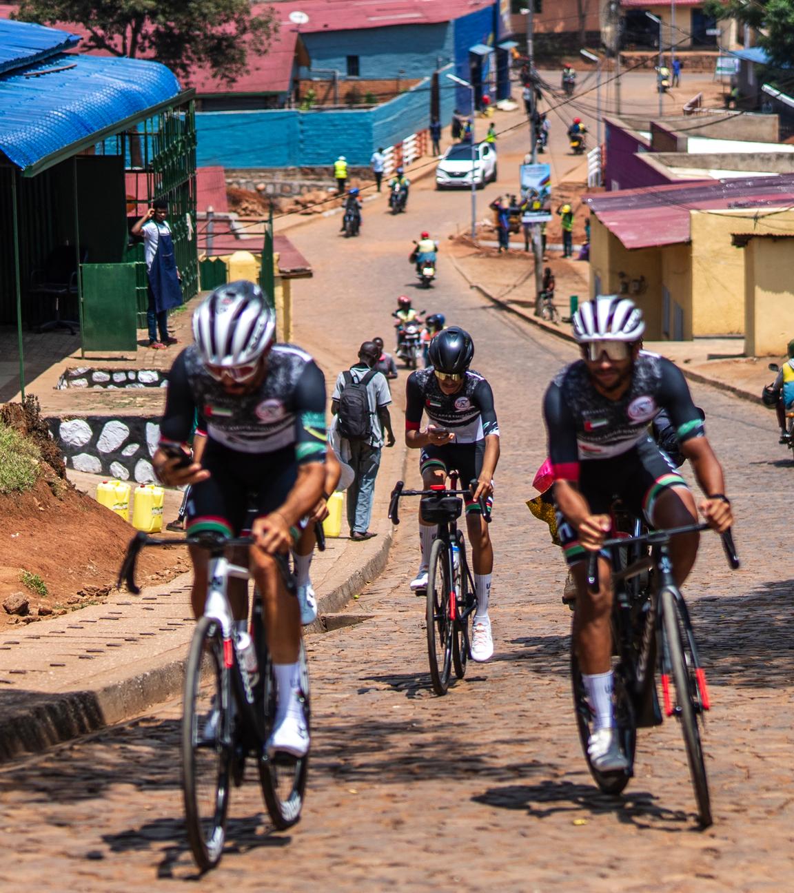 Radsportler trainieren in Ruanda.