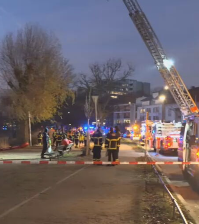 Neun Ruderer kollidieren auf Hamburger Alster