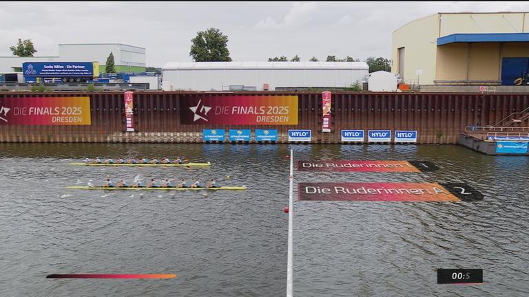 Die Achter der Ruderinnen I und A bei den Finals in Dresden am 3. August 2025.