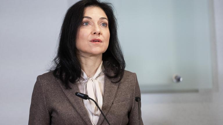 Bundesregierung und Industrie beraten zu Verteidigungsfragen