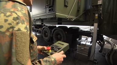 Militärgerät wird auf Funktionstüchtigkeit geprüft