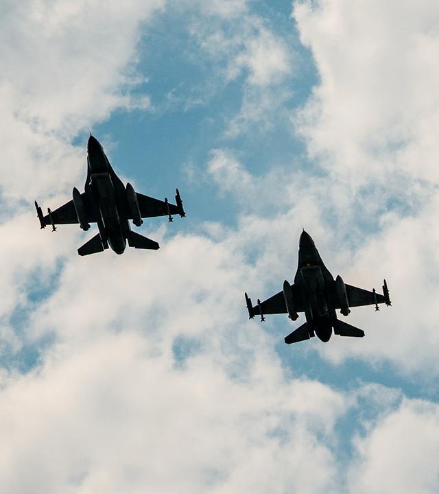 Rumänische Kampfflugzeuge vom Typ F-16