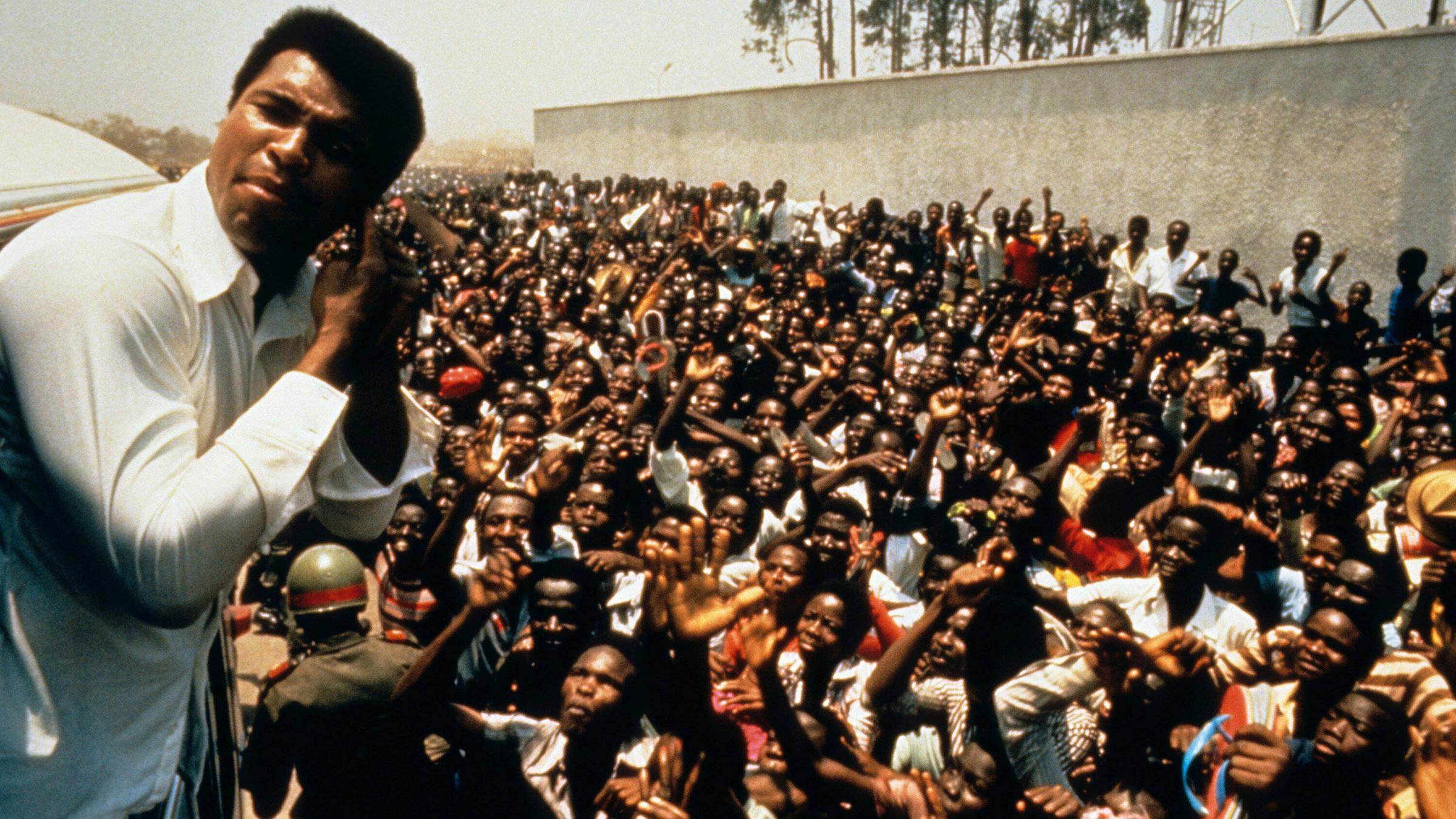 Muhammad Ali in Zaire vor dem Kampf gegen George Forman von Fans gefeiert