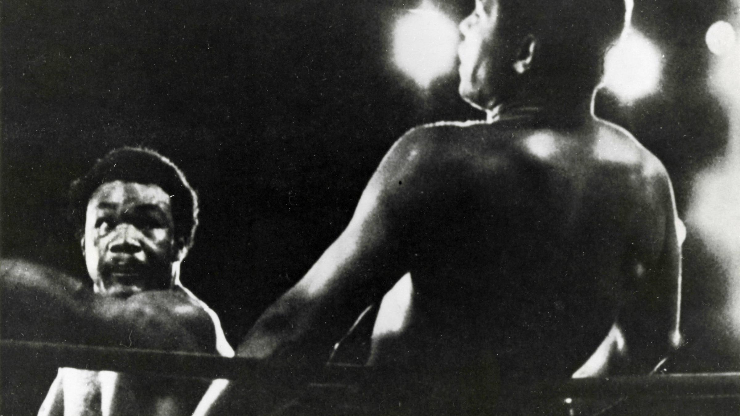 Muhammad Ali weicht einem Schlag von George Foreman aus am 30. Oktober 1974 in Kinshasa