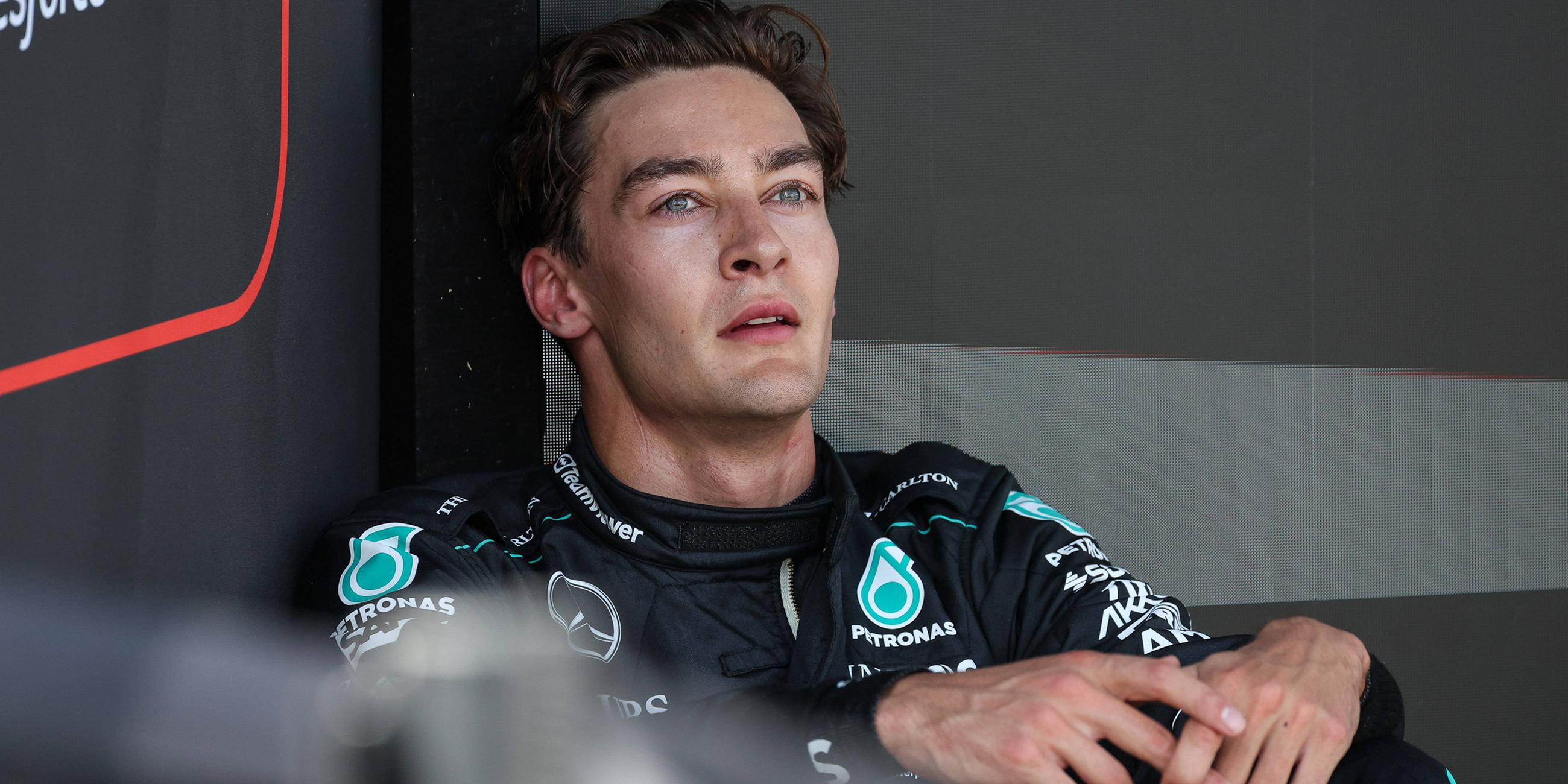 George Russell guckt enttäuscht.