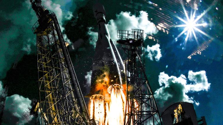 Die Rakete Sojus 2.1b mit den Satelliten Ionosfera-M Nr. 3 und Nr. 4, dem iranischen Satelliten NAHID-2 und 17 weiteren Raumfahrzeugen startet vom Kosmodrom Wostotschny in der russischen Region Amur am 25.07.2025.