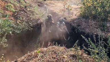 Russische Soldaten beim Kampftraining