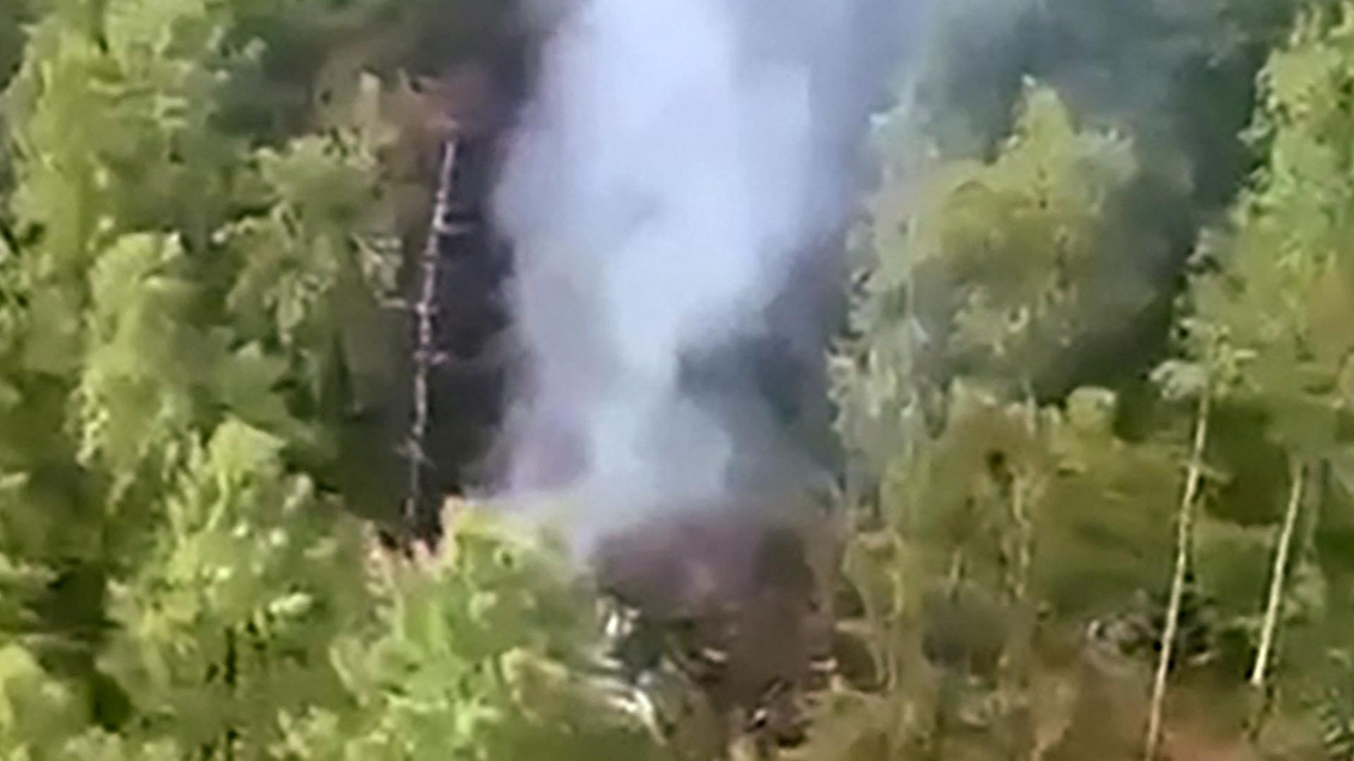 Luftaufnahme der Absturzstelle des Passagierflugzeugs Antonow AN-24 außerhalb der Stadt Tynda in der ostrussischen Region Amur. 