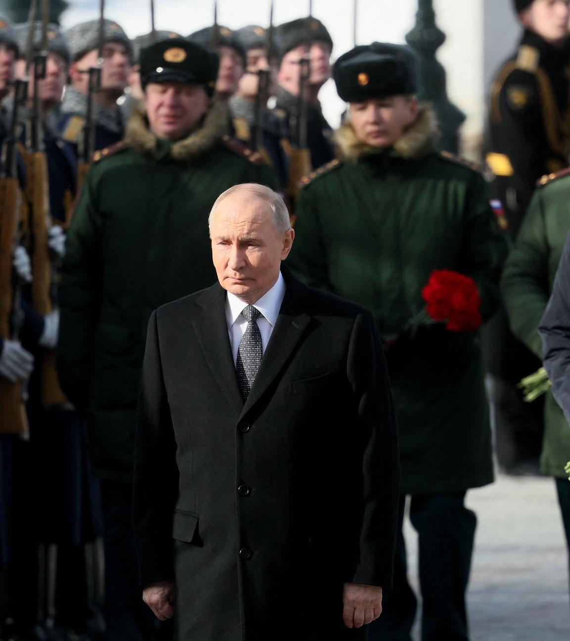 Putin nimmt am 23. Februar 2026 in Moskau an einer Kranzniederlegung teil