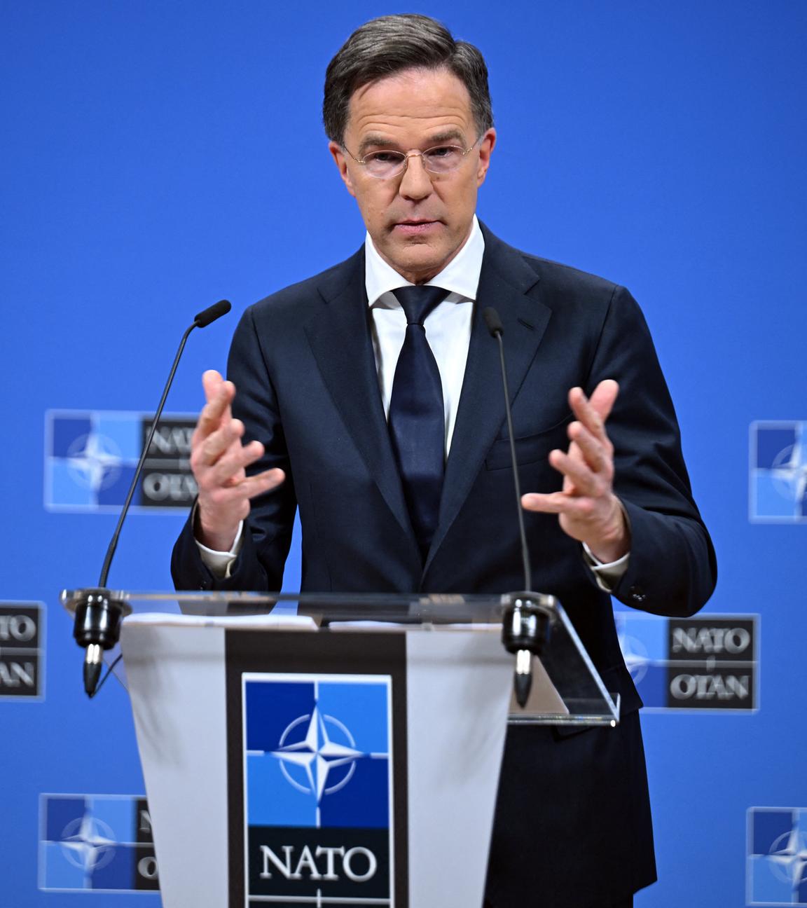 NATO-Generalsekretär Mark Rutte hält vor dem Treffen der NATO-Verteidigungsminister im NATO-Hauptquartier in Brüssel eine Pressekonferenz ab.