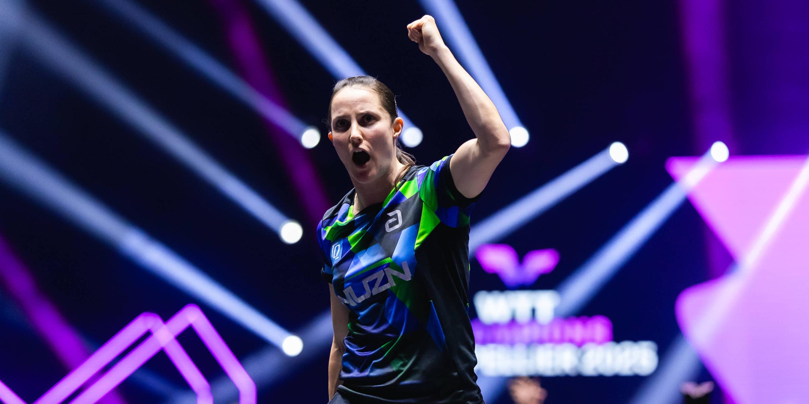 Tischtennis-Spielerin Sabine Winter jubelt