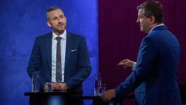 Johann Wadephul (CDU), Bundesaußenminister, spricht beim Bürgerdialog «Außenpolitik aus einem Guss» in Dessau-Roßlau