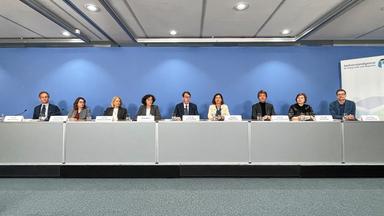 Der Sachverständigenrat für Integration und Migration hat in seinem Jahresgutachten mehrere Maßnahmen empfohlen, um die Integration in sozialschwachen Gegenden zu fördern.